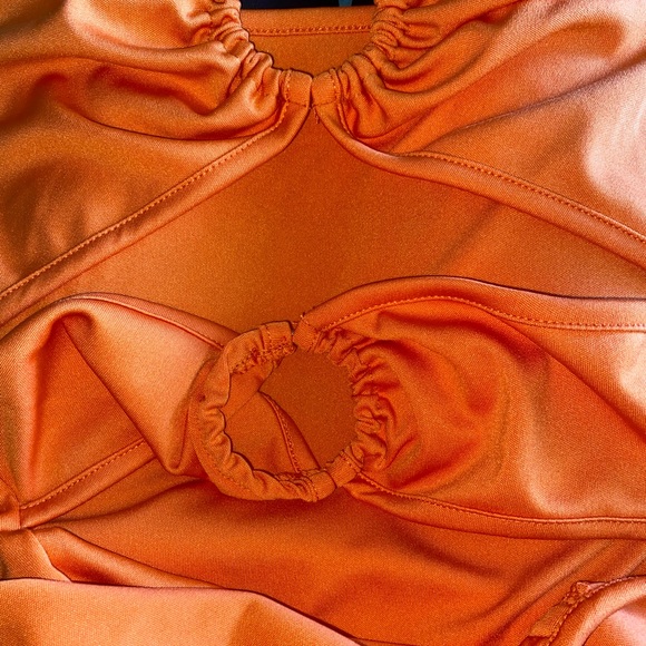 NEW INVENTORY 🔥Ring Cut Out Front Split Thigh Tube Dress🔥 - Picture 7 of 7